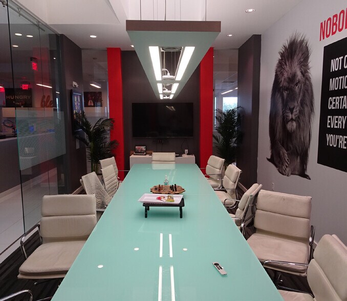 More Photos Of 5100 N Dixie Hwy, Oakland Park Office For Sale