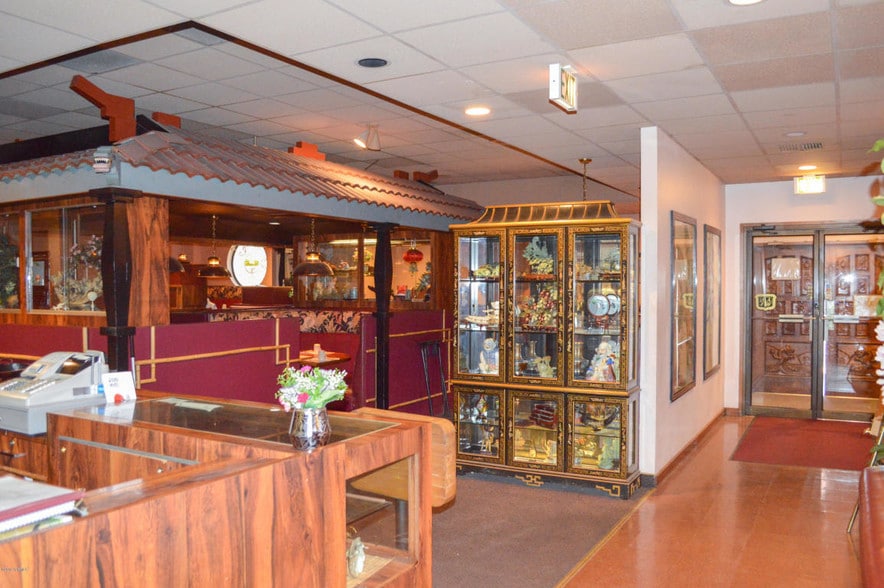 More Photos Of 9 S 1st St, Yakima Restaurant For Sale