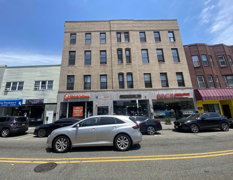 More Photos Of 586 Newark Ave, Jersey City Office For Lease