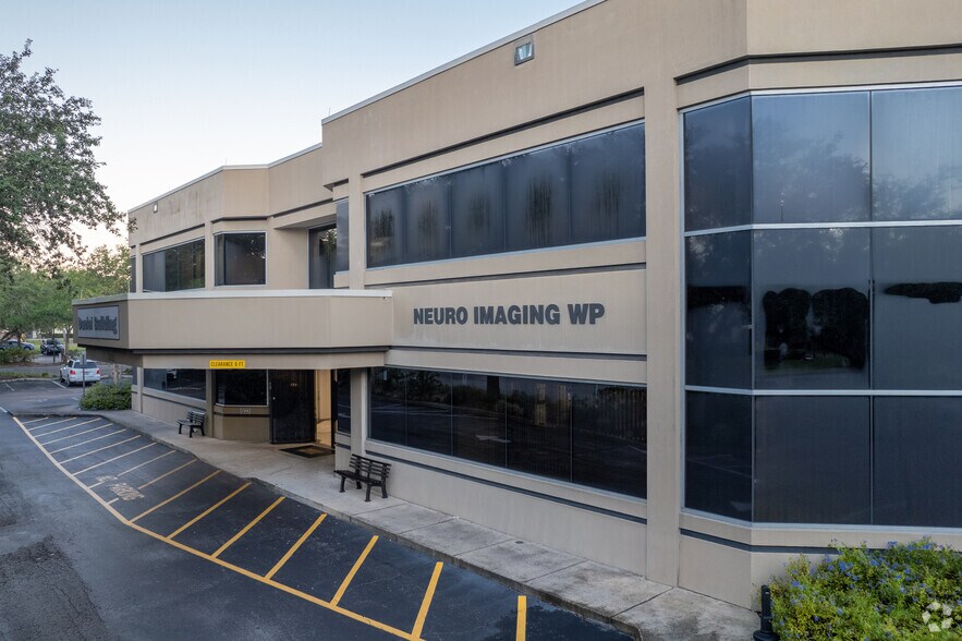 More Photos Of 2111 Glenwood Dr, Winter Park Medical For Lease