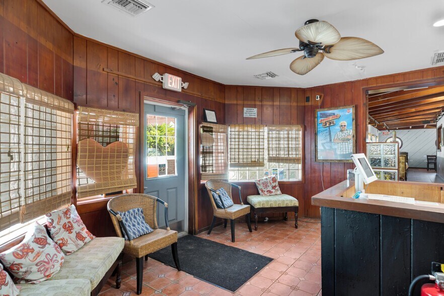 More Photos Of 81901 Overseas Hwy, Islamorada Restaurant For Sale