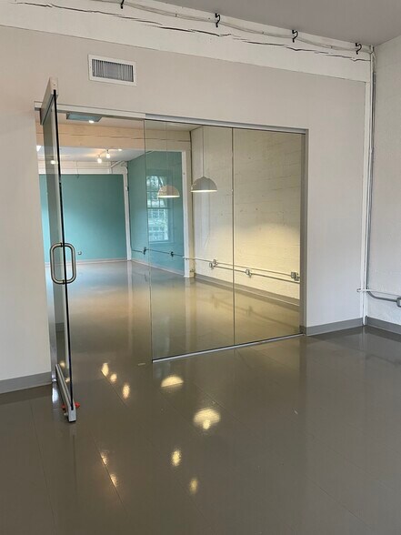 More Photos Of 422 NW 8th Ave, Portland Storefront Retail Office For Sale