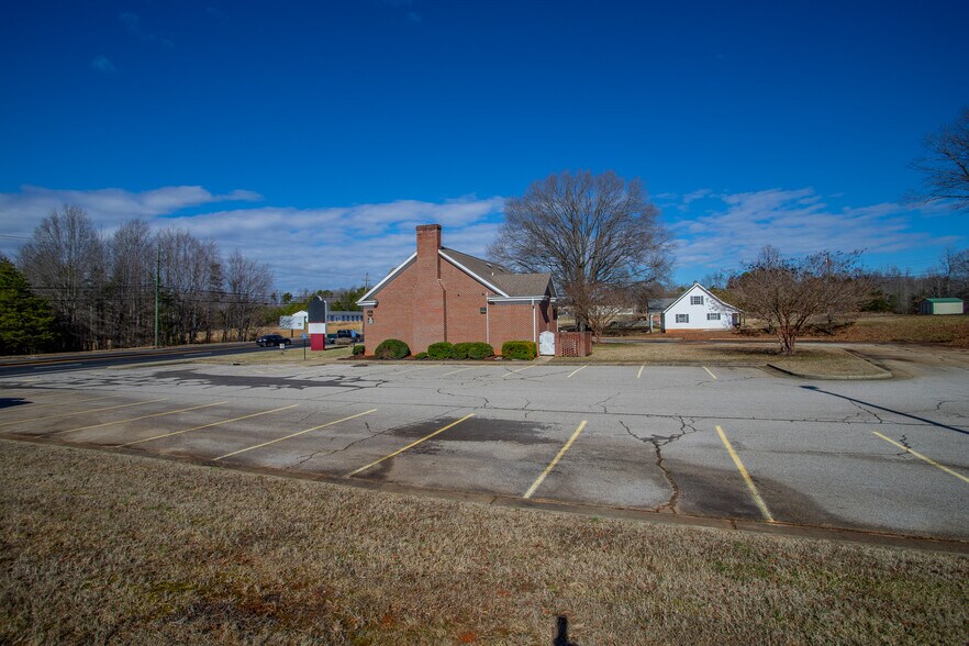 More Photos Of 5406 US 29, Blairs Bank For Lease