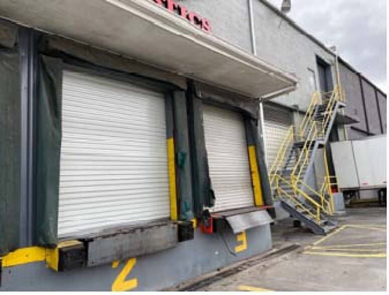 More Photos Of 105 Maple St, Rossville Light Distribution For Sale