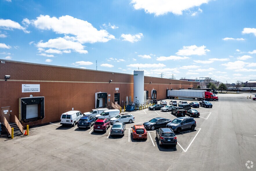 More Photos Of 1800-1860 Elm St SE, Minneapolis Light Distribution For Lease