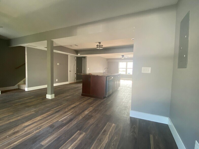 More Photos Of , Cincinnati Multifamily For Sale
