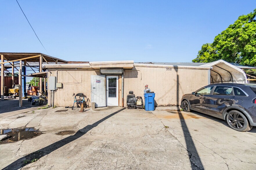 More Photos Of 3710 N 40th St, Tampa Auto Salvage Facility For Sale
