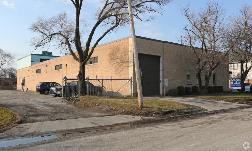 More Photos Of 9611 Winona Ave, Schiller Park Warehouse For Lease
