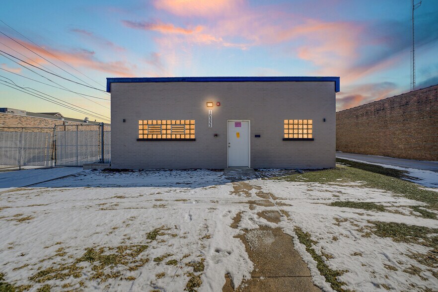 More Photos Of 10333 Oxford Ave, Chicago Ridge Warehouse For Sale