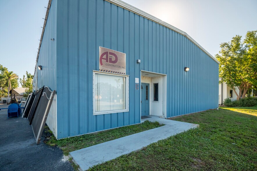 More Photos Of 610 Charlotte St, Punta Gorda Light Manufacturing For Sale