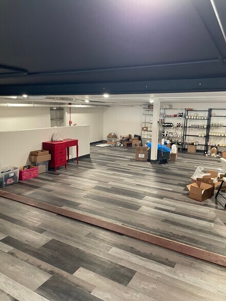 More Photos Of 733 W 2nd St, Hastings Storefront For Lease