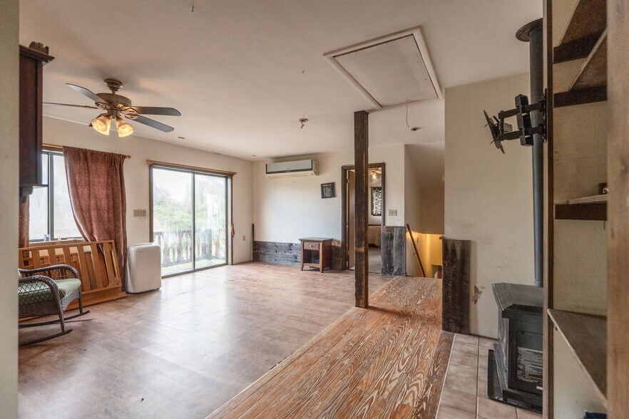 More Photos Of 167 Hill Rd, Kingston Sports And Entertainment For Sale