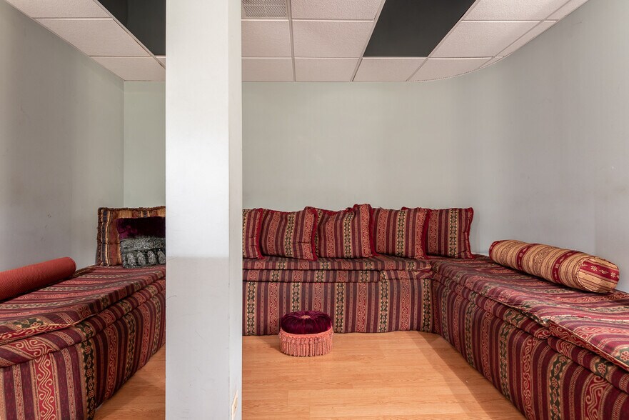 More Photos Of 2150 W 95th St, Chicago Storefront Retail Office For Sale