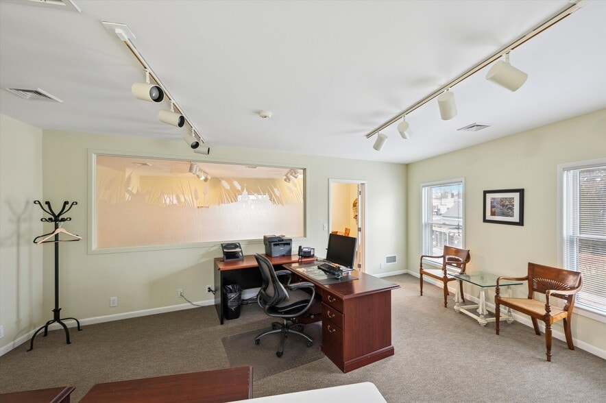 More Photos Of 28 Cameron St, Southampton Freestanding For Sale