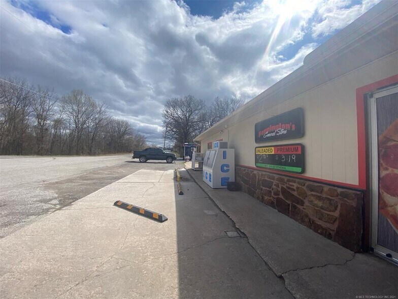 More Photos Of 68315 S 320 Rd, Wagoner Convenience Store For Sale