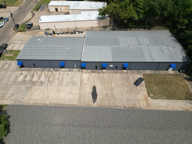 More Photos Of 3550 Westway St, Tyler Warehouse For Lease