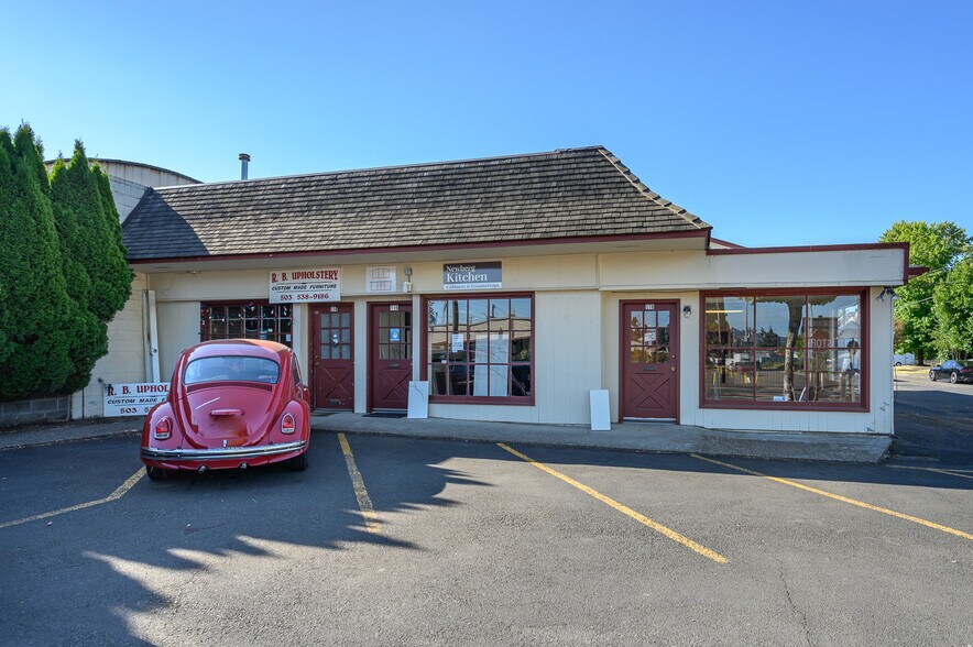 More Photos Of 114-118 W 1st St, Newberg Storefront Retail Residential For Sale