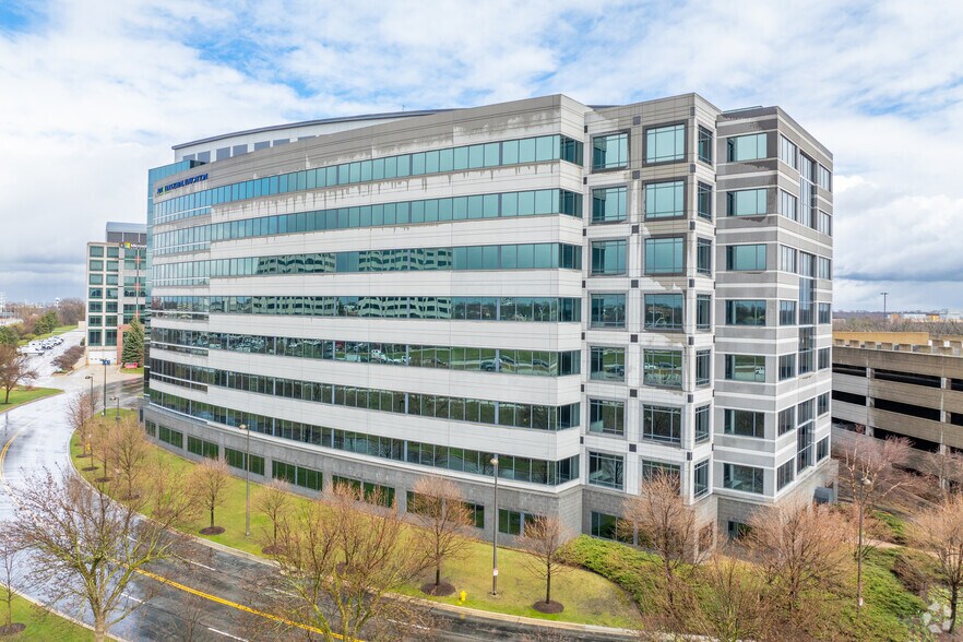 More Photos Of 3005 Highland Pky, Downers Grove Office For Lease