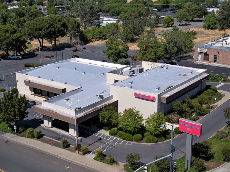 More Photos Of 1820 Oro Dam Blvd E, Oroville Bank For Lease