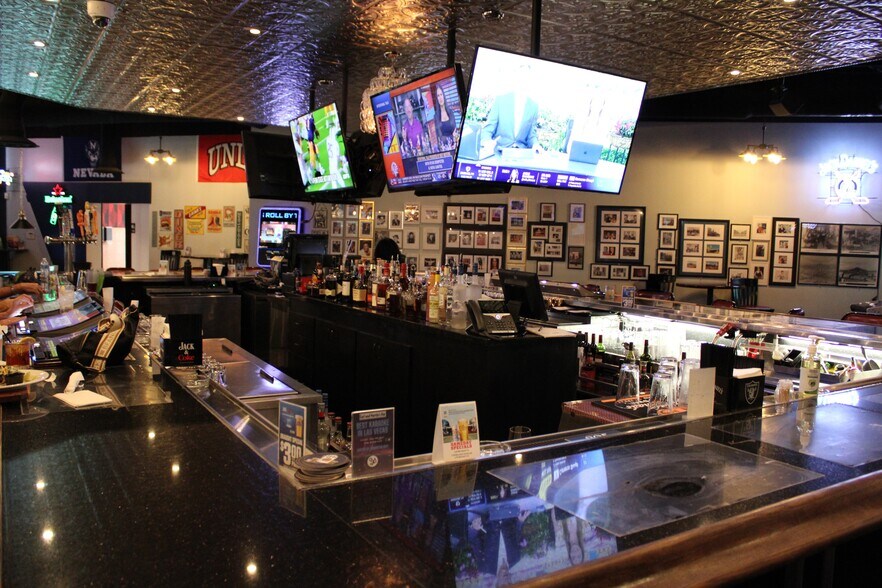 More Photos Of 2920 N Green Valley Pky, Henderson Office For Sale