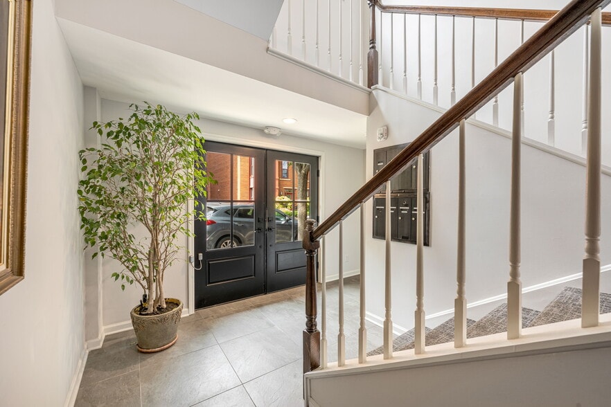 More Photos Of 67 Park Ave, Bloomfield Apartments For Sale