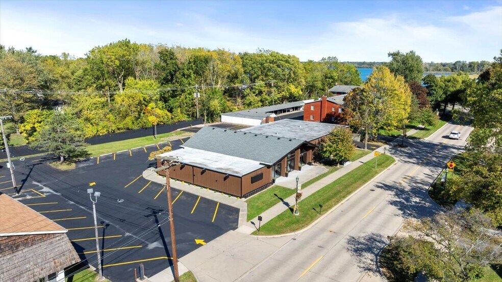 More Photos Of 7560 Macomb St, Grosse Ile Storefront Retail Office For Sale