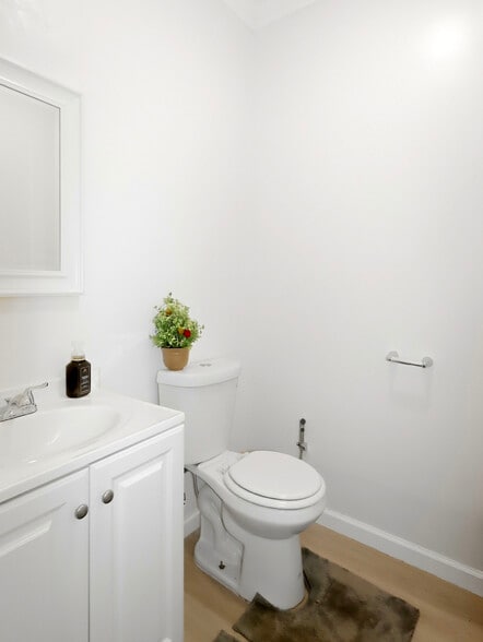 More Photos Of 906 Reppert St, Bacliff Self Storage For Sale