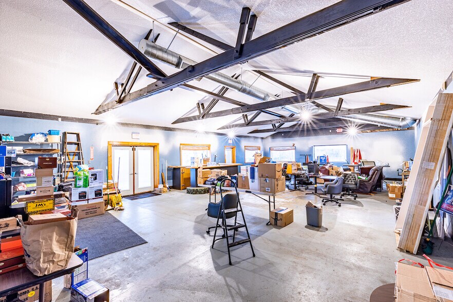 More Photos Of 9691 SE 82nd Ave, Happy Valley Storefront Retail Office For Sale