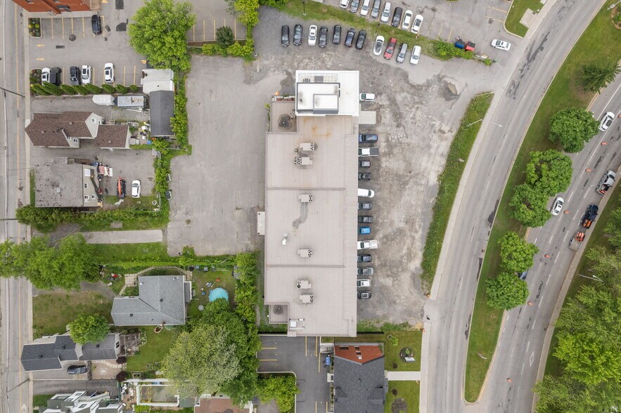 More Photos Of 15 Boul Gréber, Gatineau Office For Sale