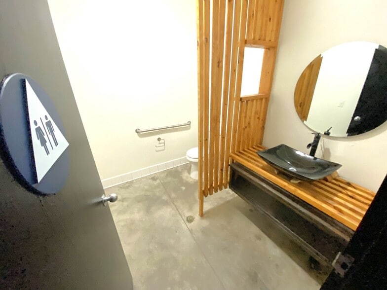 More Photos Of 116-120 E 5th St, Los Angeles Apartments For Lease