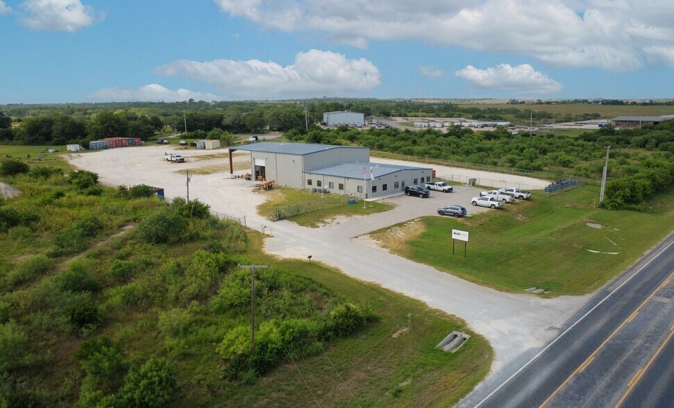 More Photos Of 901 W State Highway 72, Kenedy Industrial For Lease