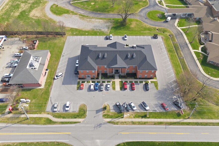 More Photos Of 1313 Lyndon Ln, Louisville Office For Sale