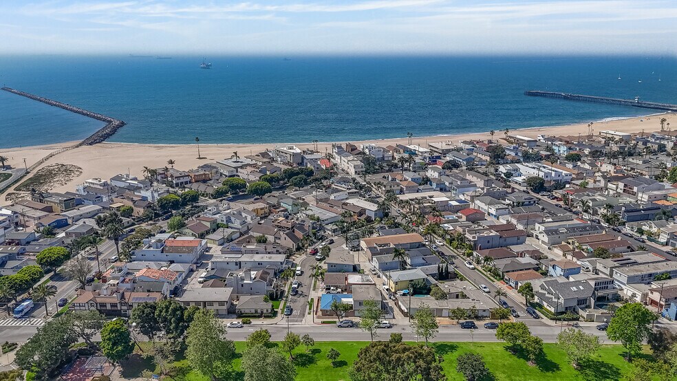 More Photos Of 1521 Marine Ave, Seal Beach Apartments For Sale