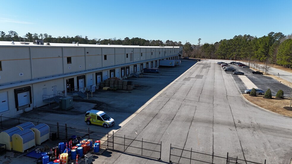 More Photos Of 7310 Oakley Industrial Blvd, Fairburn Warehouse For Lease
