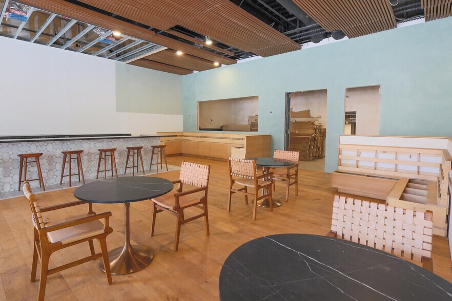 More Photos Of 915 Wilshire Blvd, Los Angeles Office For Lease