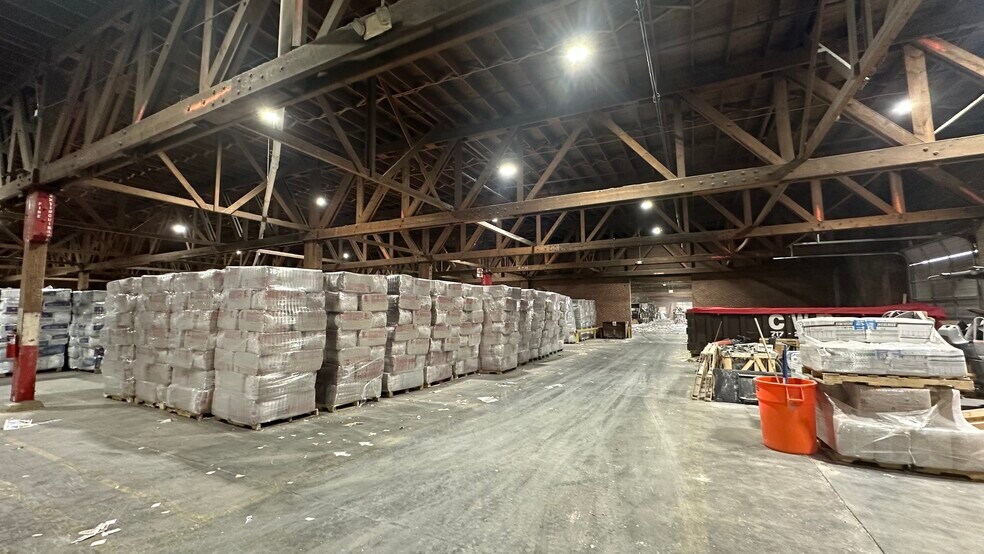 More Photos Of 1050 Superior Ave, Chambersburg Distribution For Sale