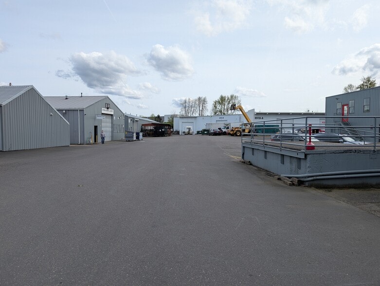More Photos Of 8922 NE Vancouver Way, Portland Service For Lease