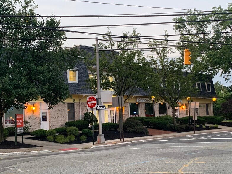 More Photos Of 2-8 S Kinderkamack Rd, Montvale Storefront Retail Office For Lease