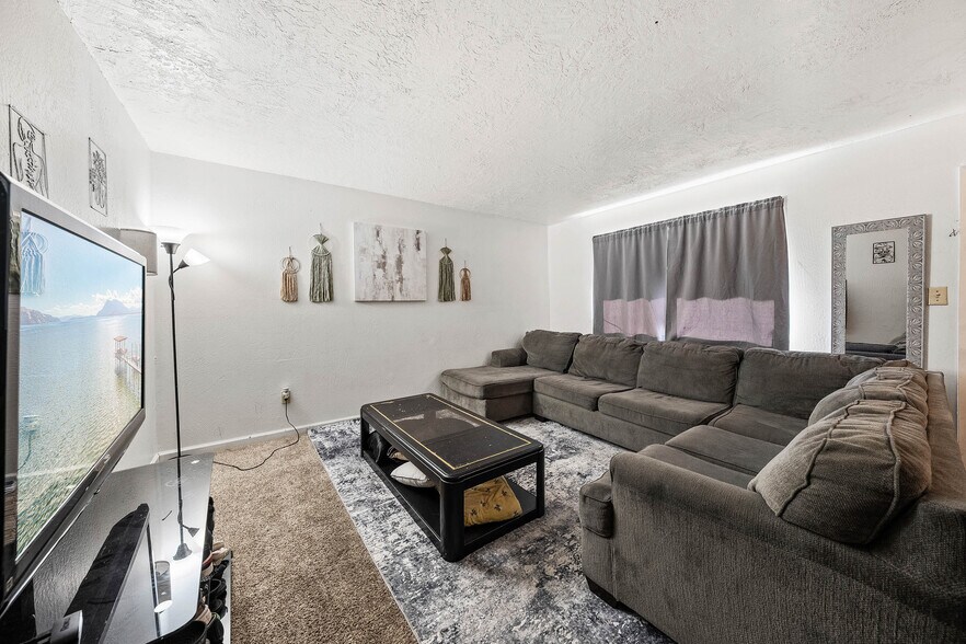 More Photos Of 4584 S Terrace Ave, Lakeport Apartments For Sale