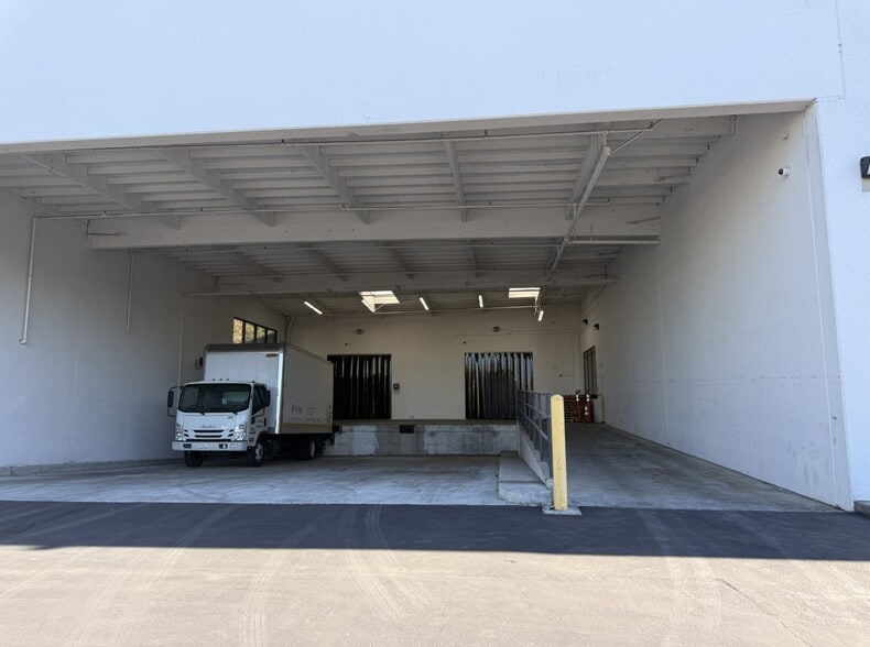 More Photos Of 688-698 Gibraltar Ct, Milpitas Research And Development For Lease