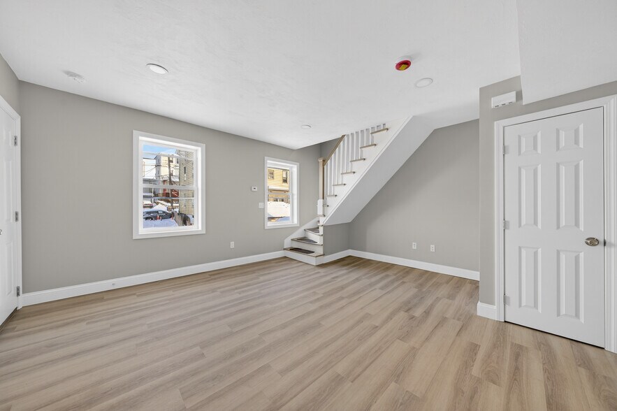 More Photos Of 165 Grant St, Fall River Apartments For Sale