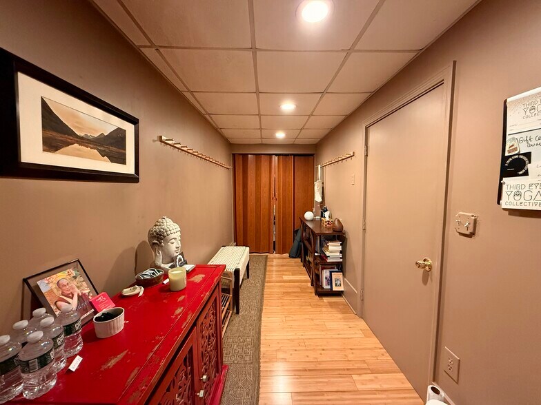 More Photos Of 487 Burncoat St, Worcester General Retail For Lease