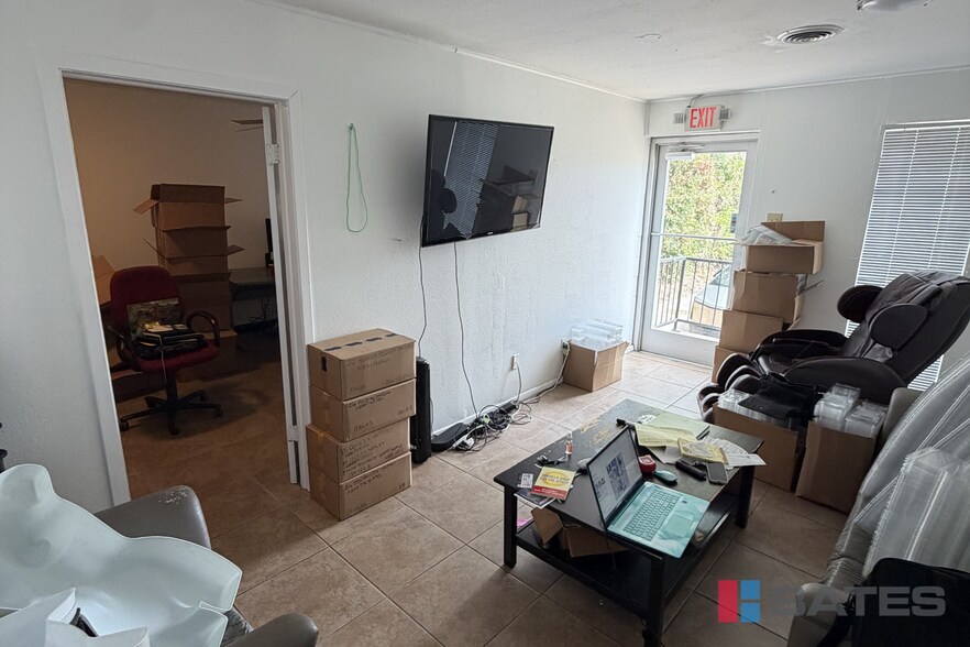 More Photos Of 1027 Mississippi Ave, Dallas Light Distribution For Lease