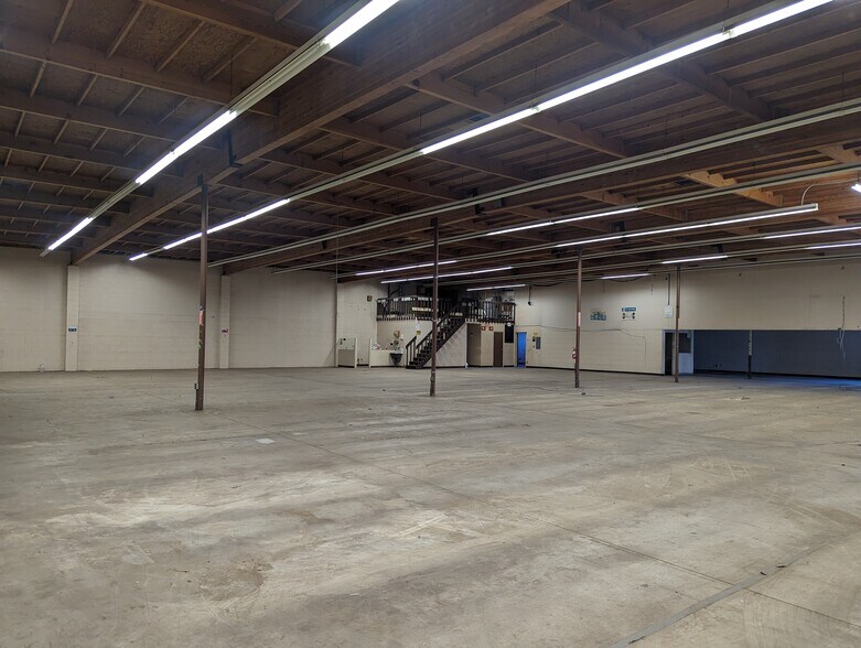 More Photos Of 1350 E Thompson Blvd, Ventura General Retail For Sale