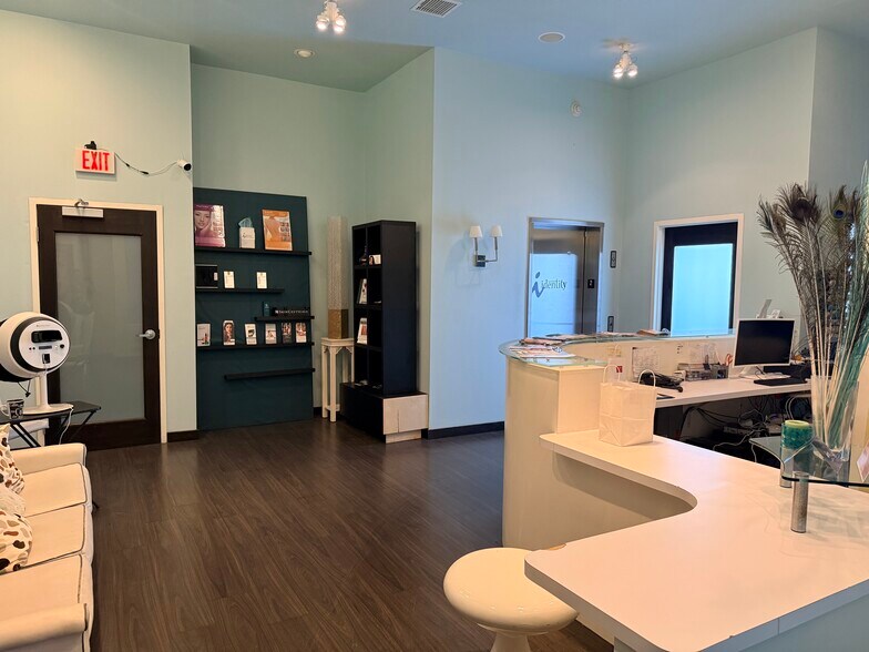 More Photos Of 2140 W Grande Blvd, Tyler Medical For Lease