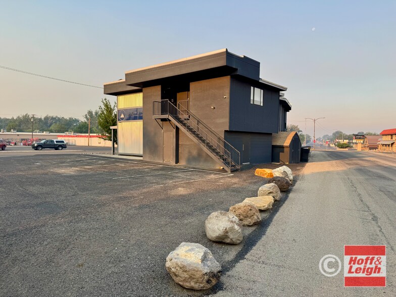 More Photos Of 1519 E Main St, Montrose Office For Sale