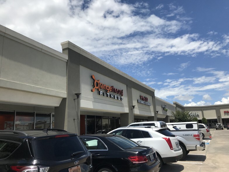 More Photos Of 100-110 W Bay Area Blvd, Webster Unknown For Sale