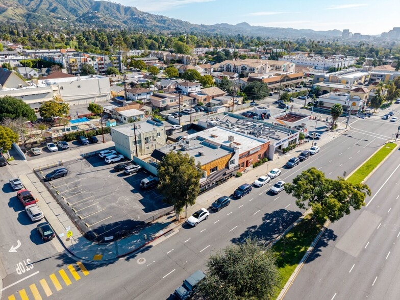 More Photos Of 1519-1521 W Glenoaks Blvd, Glendale Storefront Retail Residential For Lease