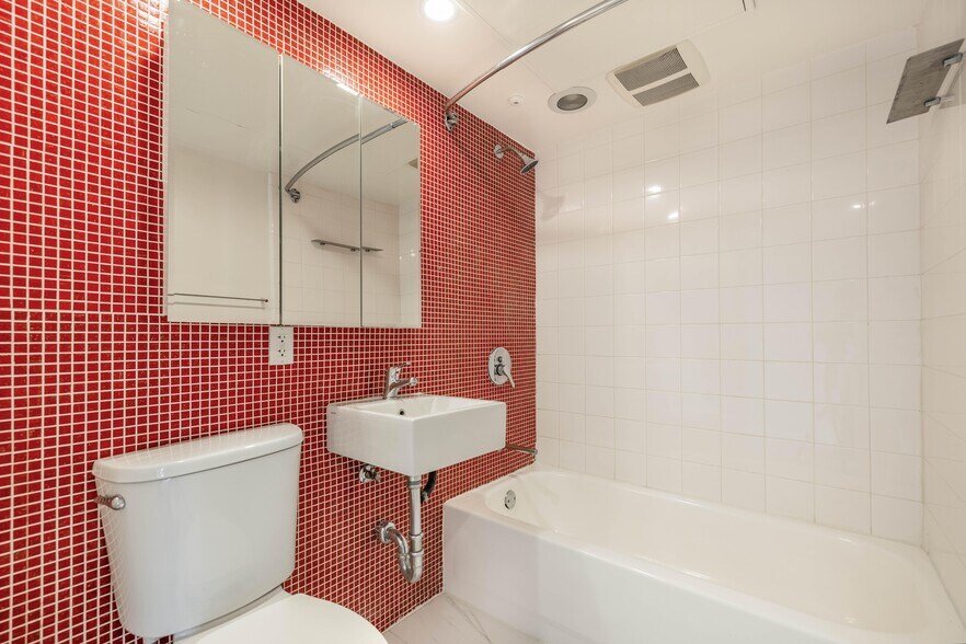 More Photos Of 2015 Hancock St, San Diego Apartments For Sale
