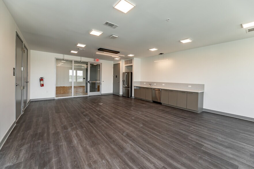 More Photos Of 300 S Hollywood St, Memphis Apartments For Sale